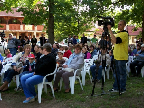 Mélyen tisztelt publikum!